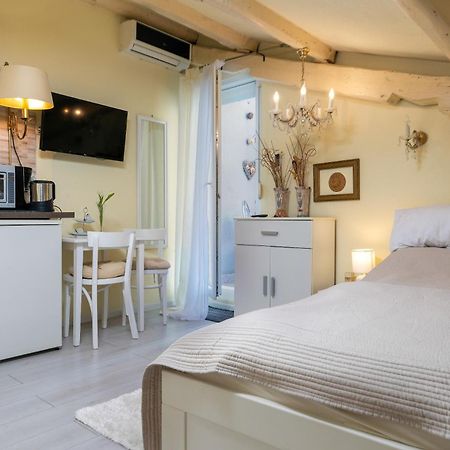 Duplex Apartment Camelia In Charming Old Town Rovinj Buitenkant foto