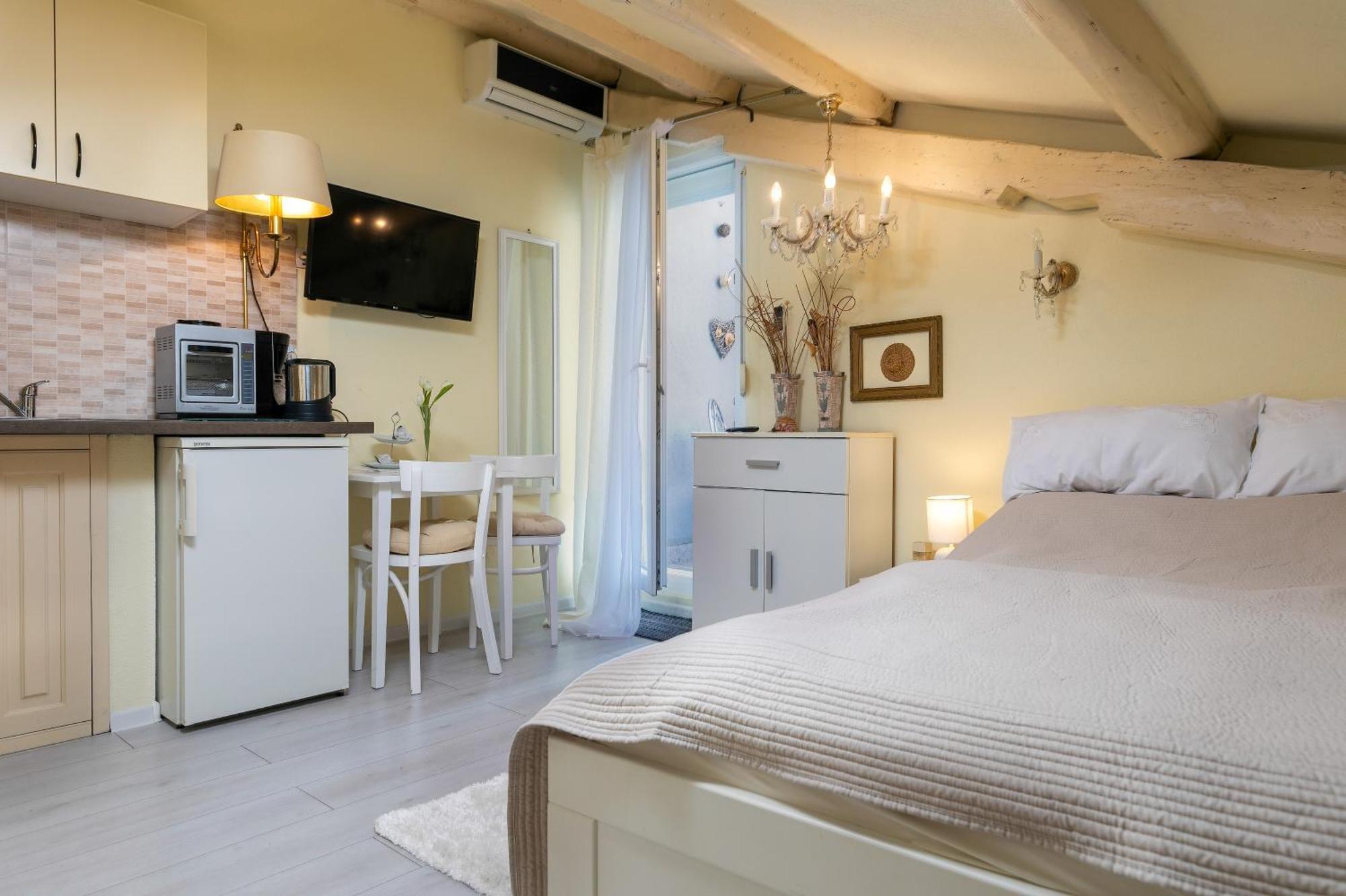 Duplex Apartment Camelia In Charming Old Town Rovinj Buitenkant foto