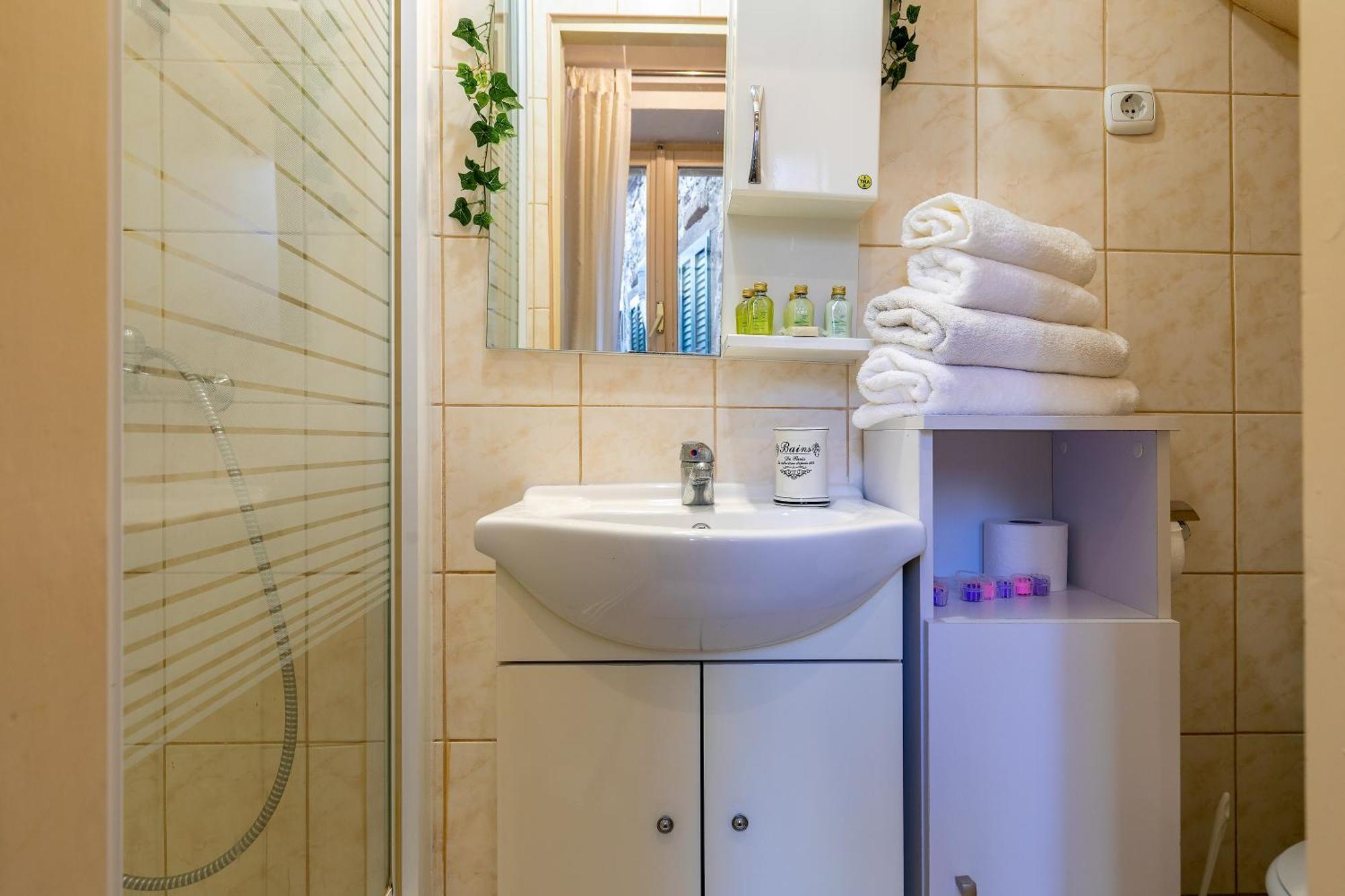 Duplex Apartment Camelia In Charming Old Town Rovinj Buitenkant foto
