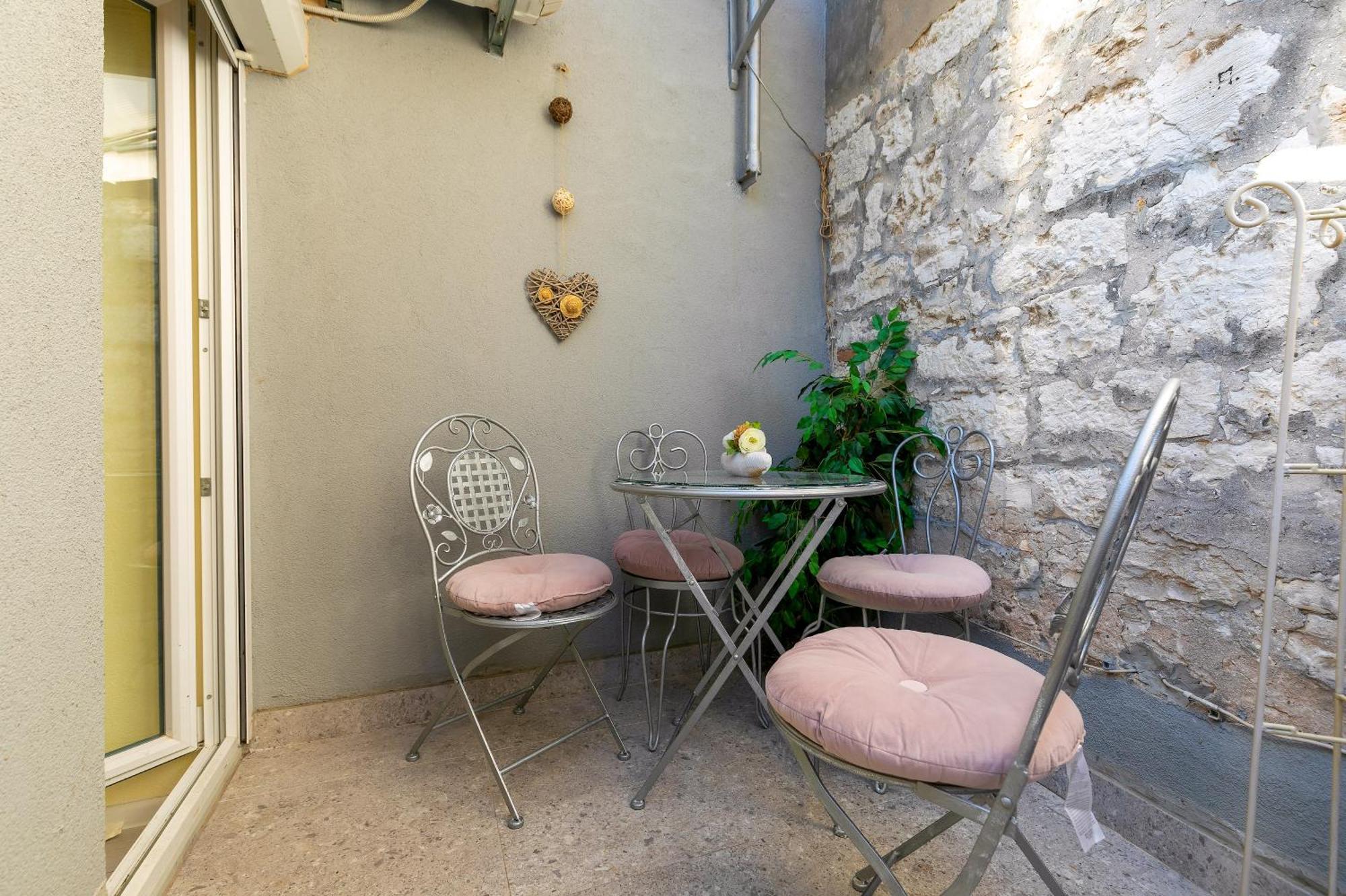 Duplex Apartment Camelia In Charming Old Town Rovinj Buitenkant foto