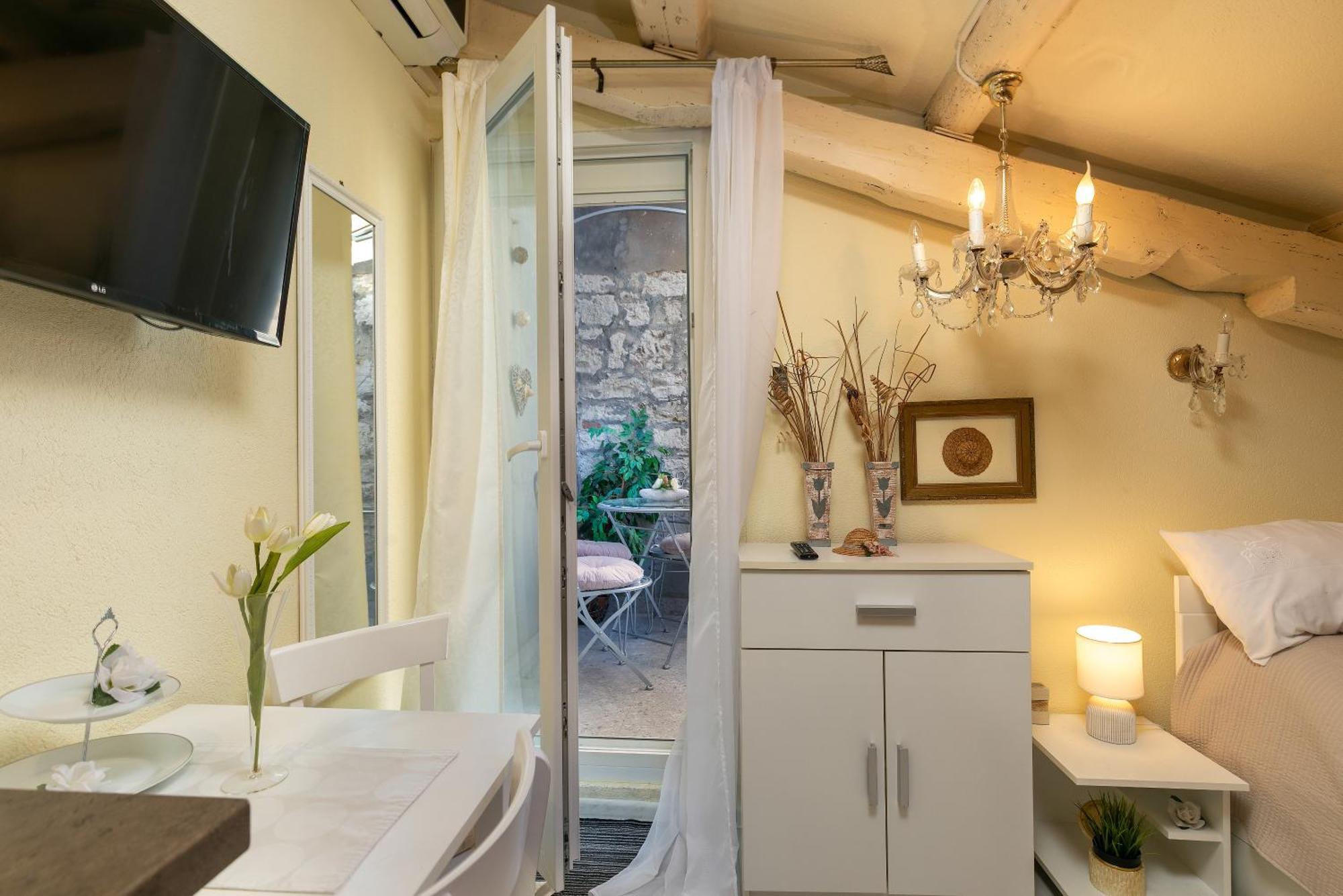 Duplex Apartment Camelia In Charming Old Town Rovinj Buitenkant foto